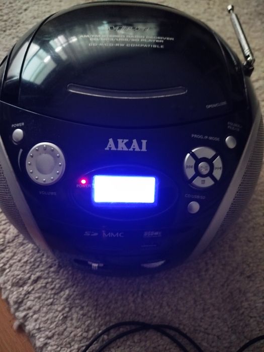 Radio AKAI cu CD player, USB, CARD și casti