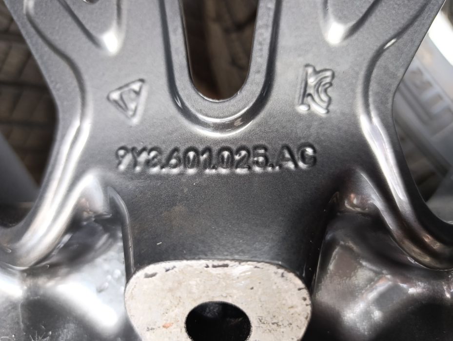 Jante originale Porsche Cayenne Coupe 21'' cu anv de iarnă dot 2023