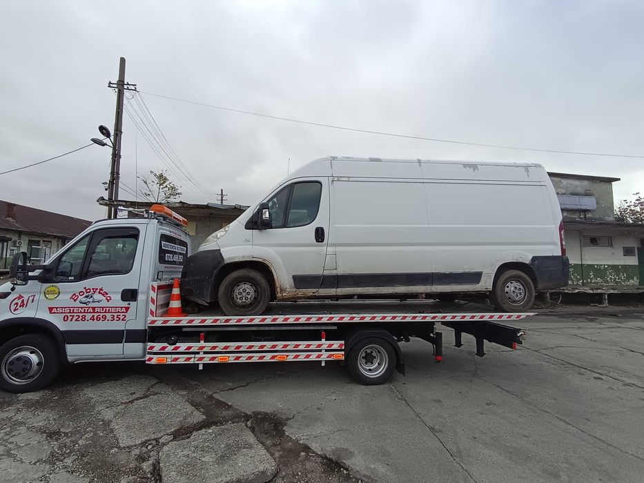 Remorcari tractari platforma auto moto utilaje rapid ieftin si sigur