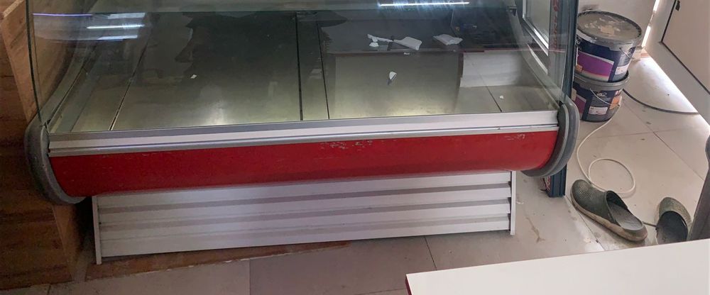 Продам ветринный холодильник