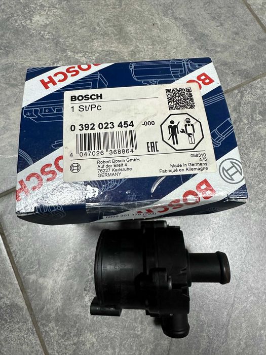 Volkswagen Pump BOSCH 5C0965567