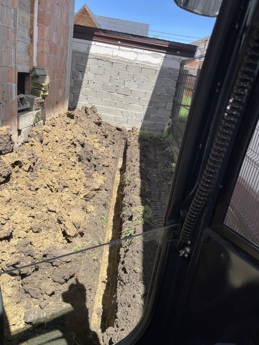 Execut sapaturi/lucrari /inchiriez cu miniexcavator