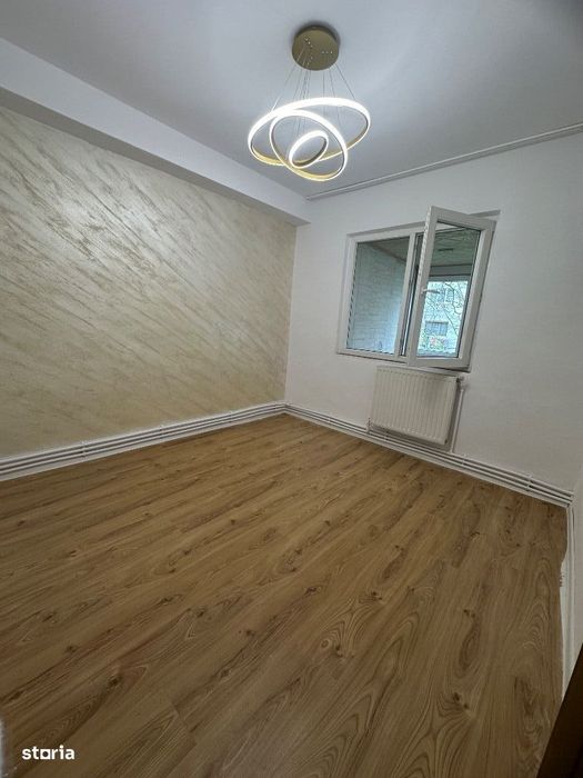 De vânzare apartament 3 camere Viziru 1 etaj 1 SUPER PRET
