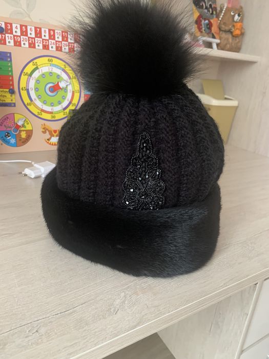 Норковая шапка красивая ……..