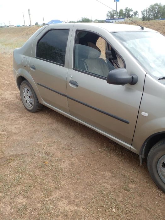 Продам автомашину Renault logan