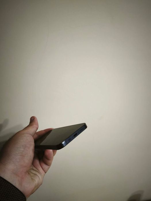 Продавам Iphone 12 mini
