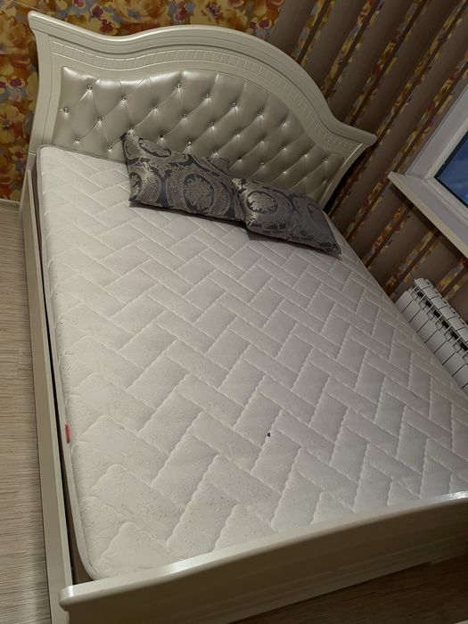 Спальний гарнитур кровать с матросом