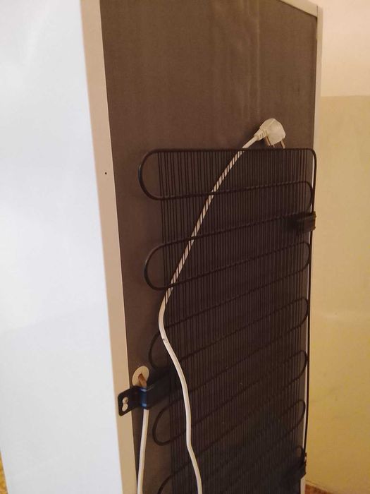 Хладилник почти нов