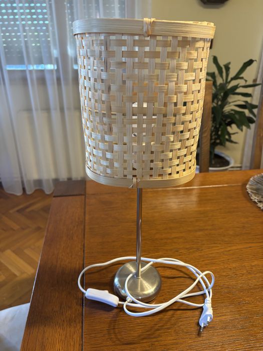 Vand veioza cu rattan