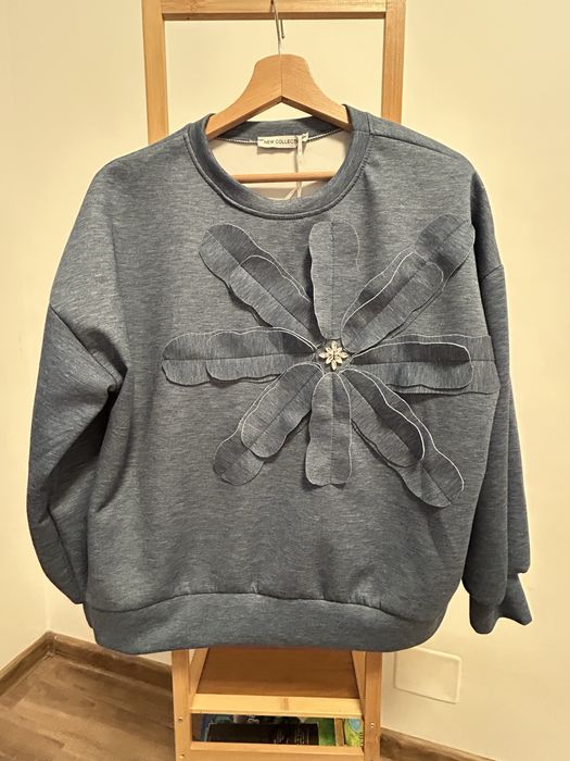 Bluza plover cu aplicatie