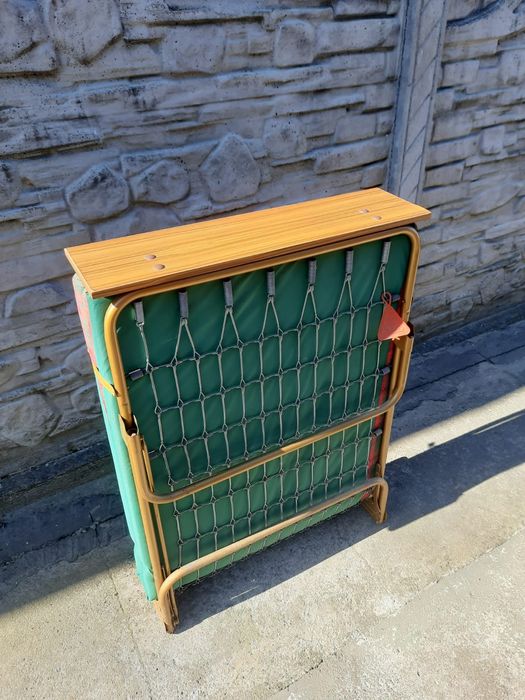 Pat pliabil pentru camping