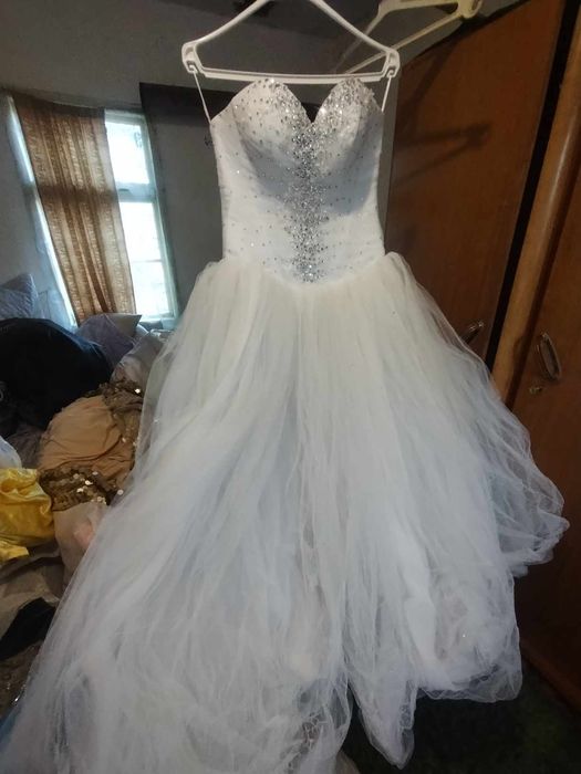 Булчински рокли.