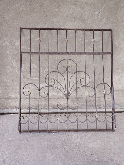 Терезенің решеткасы сатылады