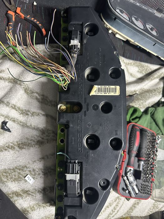 Щиток приборов мерс 140