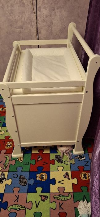 Patut copil cu saltea si masa de schimbat scutece