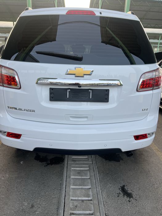 Срочно продаётся Треблейзер небитая и некрашеная