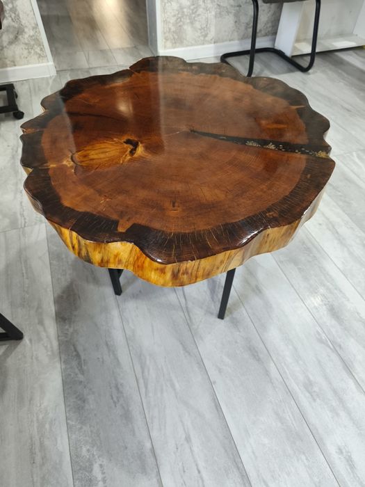 Столы с эпоксидной смолой