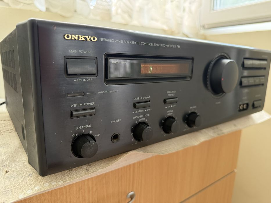 Onkyo A-RV401 Мощен и качествен стерео усилвател