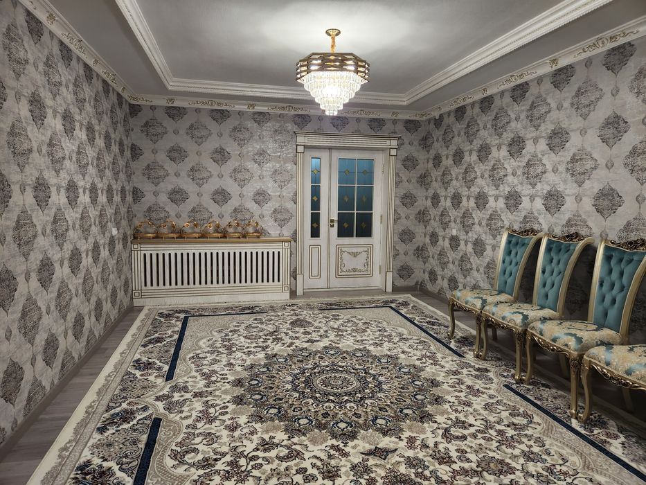 Катта уй сотилади.