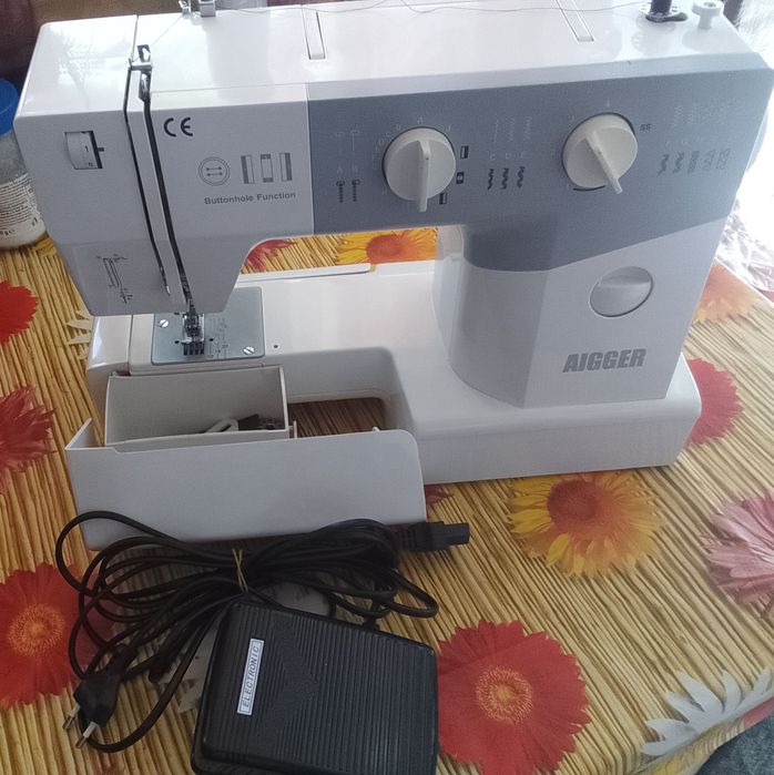 Mașină de cusut electrica