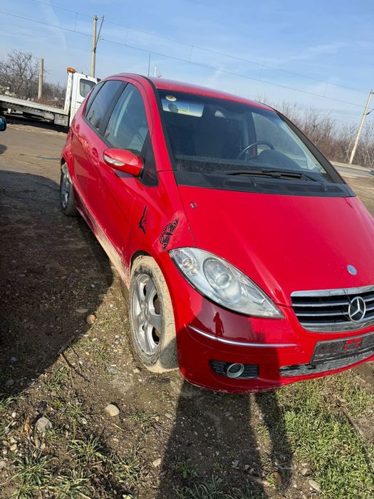 Dezmembrez Mercedes  A160D A180D Piese