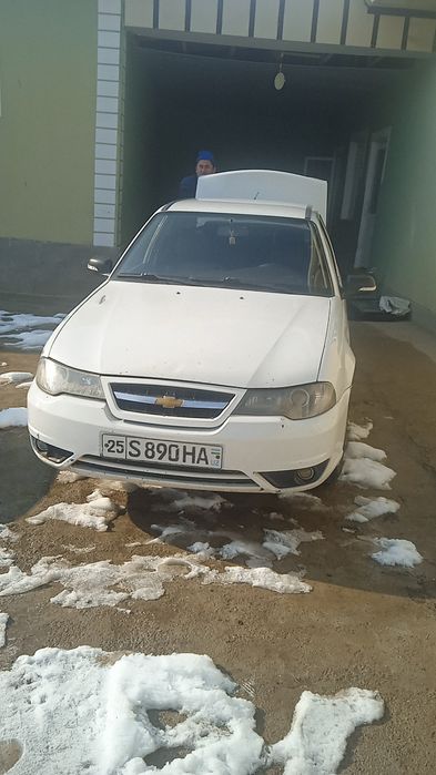 Avtomobil Nexia 2 sotiladi