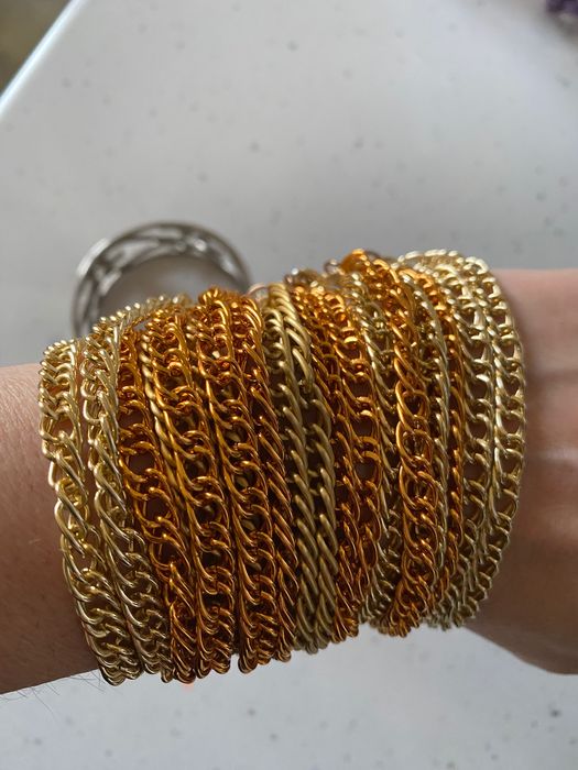 Дамски гривни, различни модели