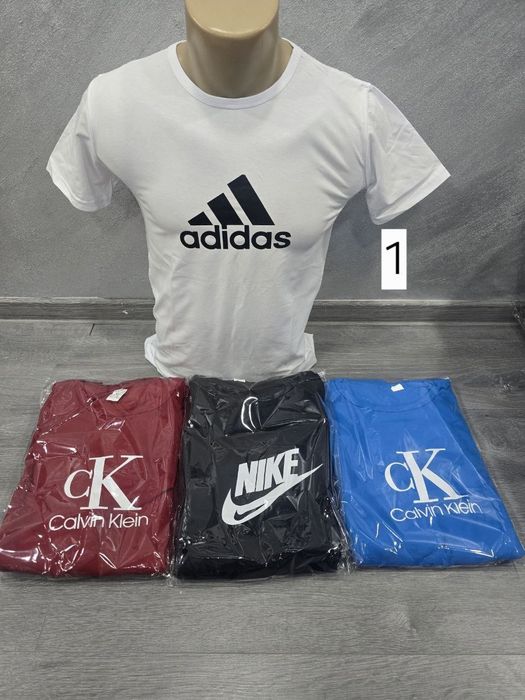 Seturi de bărbați de 4 tricouri mărimi de la S la XXL