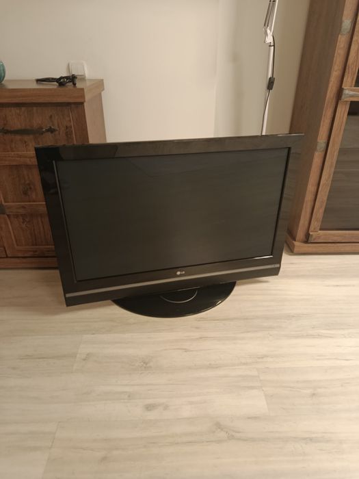 Телевизор LG 42PC51 (42 диагональ)