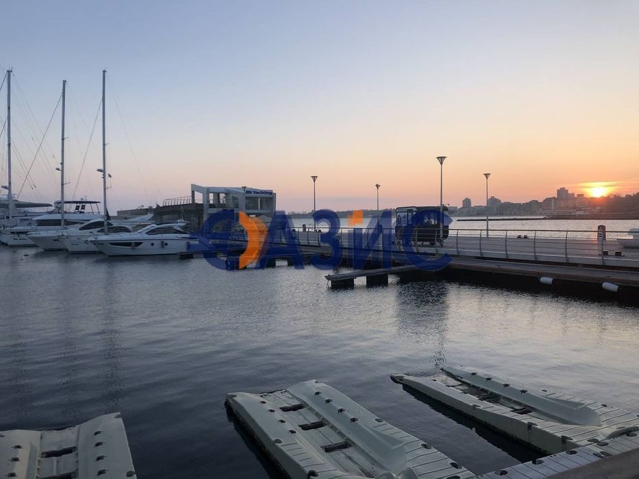 Студио на последен етаж в центъра на Несебър-35,8 кв. м., България,