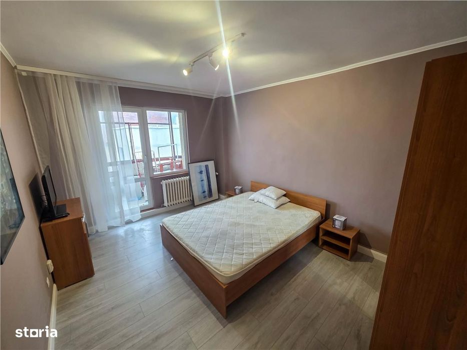 Apartament 3 camere, UMF, 2 bai, Ultracentral, renovat complet,Targu M