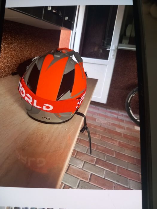 Vând cască crose+ochelarii