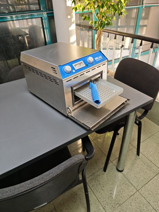 Медицински стерилизатор MELAG 75