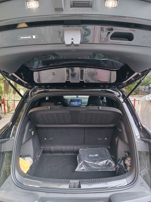 Авто BYD yuan up Ev