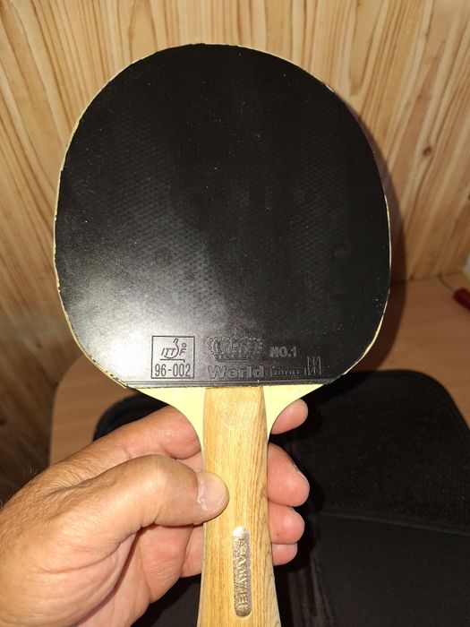 Vând paletă tenis de masa sanwei