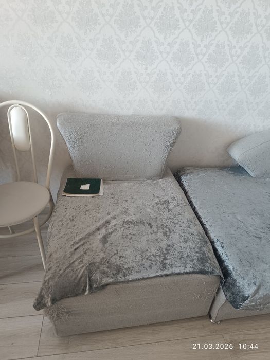 Диван угловой, даром