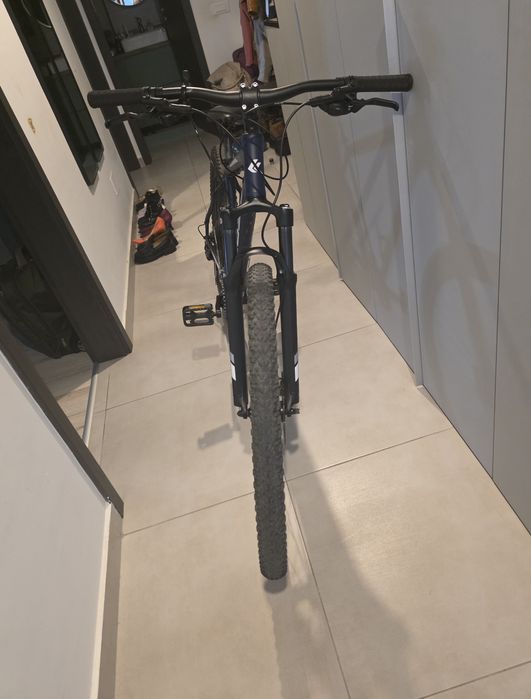 Bicicleta Kross, mărimea M, roți de 29 inch, anvelopă nouă Continental (am factura și bonul fiscal la bicicletă).