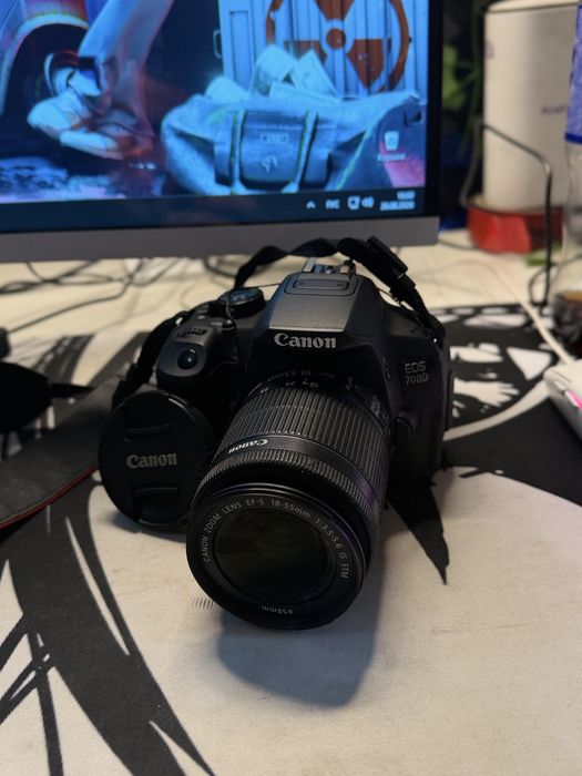 Canon EOS 700D + EF-S 18–55mm IS STM