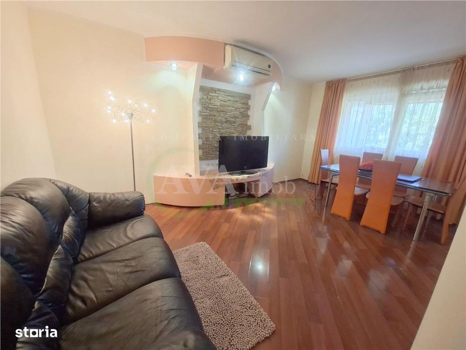 Apartamnet 3 decomandate, etaj 2, cu 2 bai, centrala, zona Ura