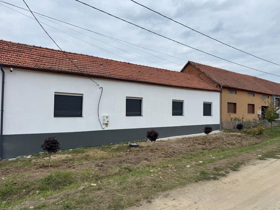 Casă 200 MP + 2.977 MP Teren |ntravilan