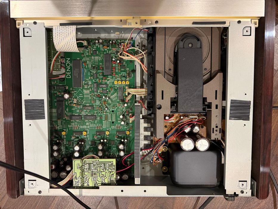 CD проигрыватель Denon