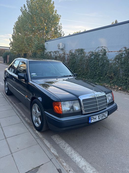 Mercedes Benz W124 230E vehicul istoric