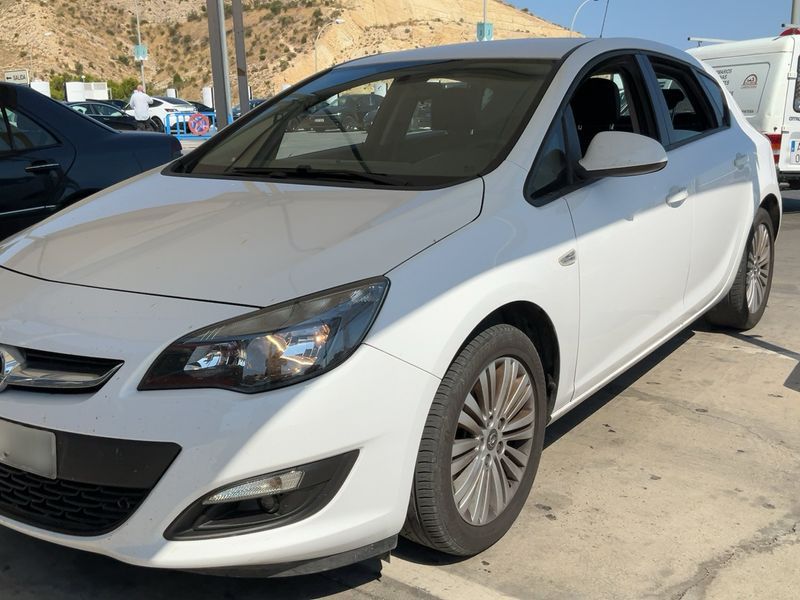 Opel Astra 1.6 CDTI DPF Selective 2015