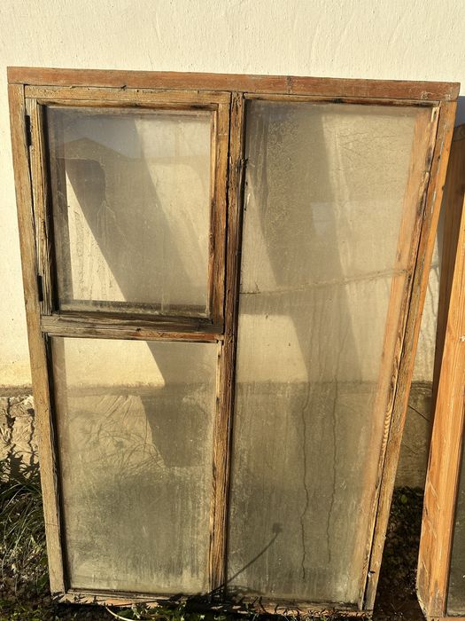 Окна 2 шт. Деревянные с форточкой