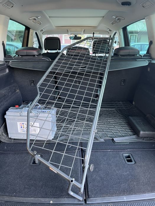 Решетка за кучета за кола багажник VW Seat