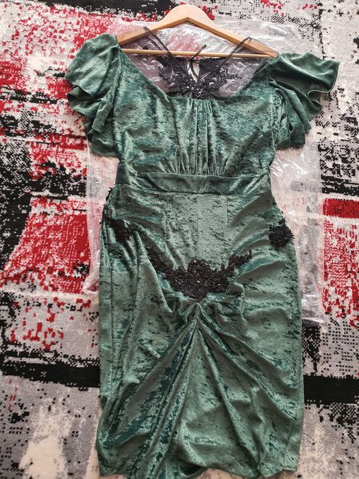 Vand rochie de ocazie deosebita