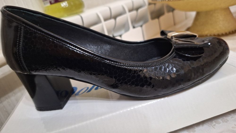 Туфли чёрный лакированый