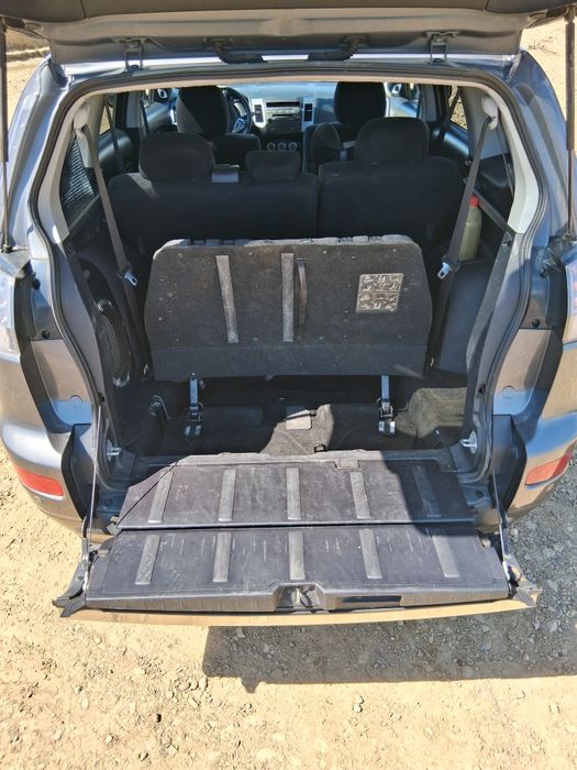 Mitsunishi  Outlander ll , 2.2 diesel, 7 locuri, Negociabil