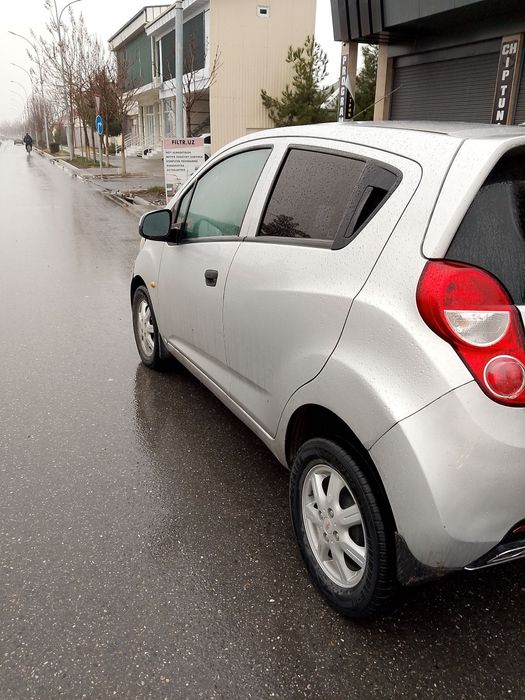 Спарк сотилади йили 2012 йил нархи 4500 ками бор келишамиз