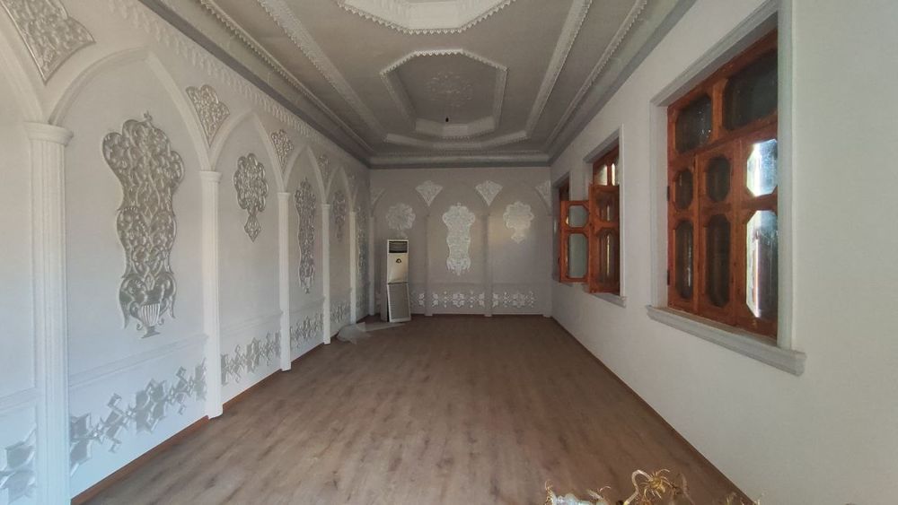 Xovli uy sotiladi Jalair